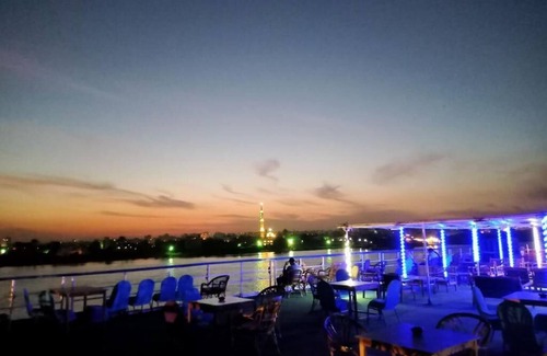Qasr an-Nil Hotel | River Boat - Double Room with Private Bathroom