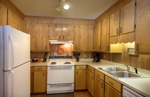 Pineola Cabin | River Cabin in the Blue Ridge Mountains (Land Harbor)