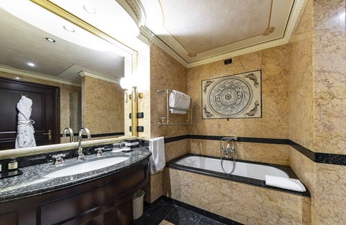 Tor di Quinto Hotel | River Château Hotel