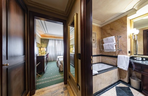 Tor di Quinto Hotel | River Château Hotel