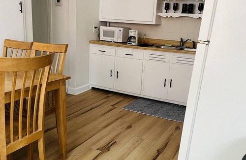 Evansville Apartment | River City Retreat | Stylish 1BR/1BA Apartment