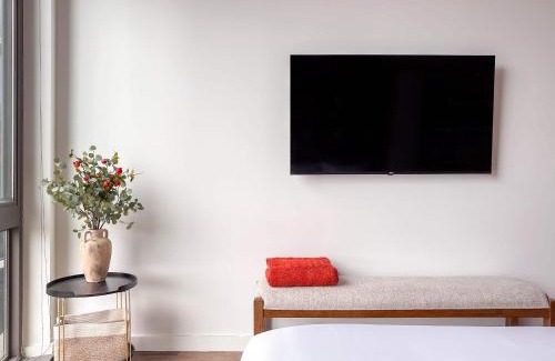 District Wharf Apartment | River & City View Suite - The Wharf DC by Monthier