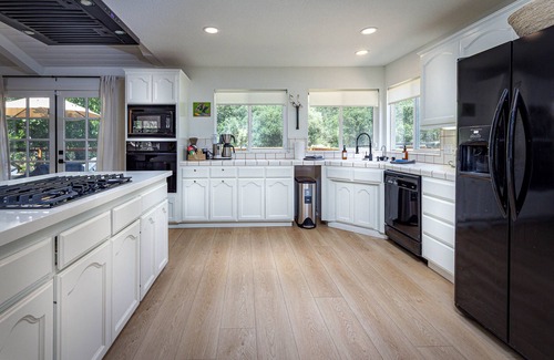 Kaweah House | River Front at the River Raven House