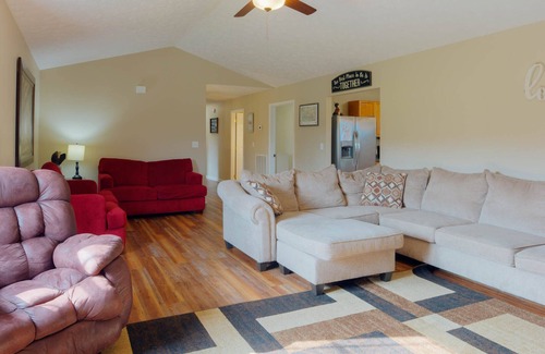 Sevierville House | RIVER FRONT in Sevierville! Near Golf Course & Convention Center!
