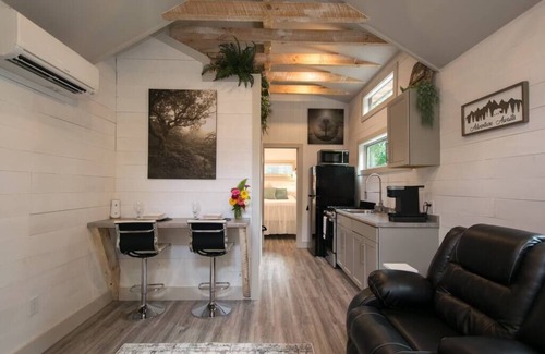 Canton House | River Front King Bed Cottage #5