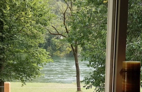 Norfork House | River front