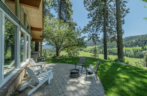Leavenworth House | River Heights Home cabin