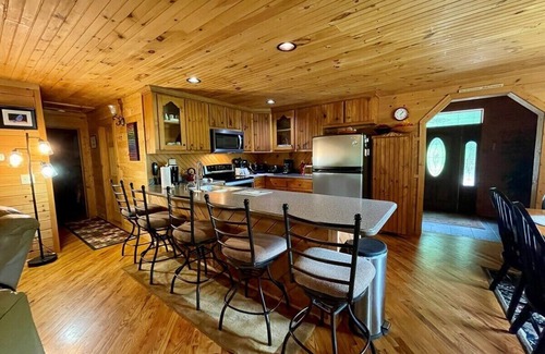 Crumpler Cabin | River Hill - Crumpler, NC