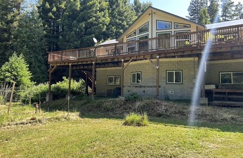 Myers Flat Apartment | River House Apartment in the Redwoods