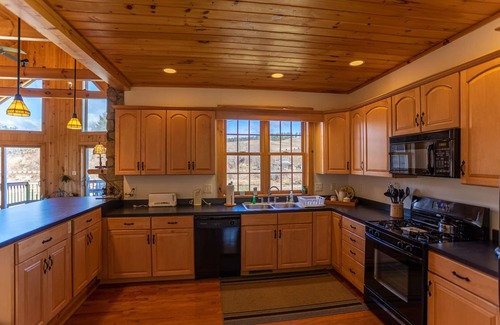 Todd House | River House at Meadow Landing - Awesome Riverfront Cabin on the New River in Todd