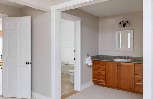 Middlebury House | River House in the Heart of Middlebury