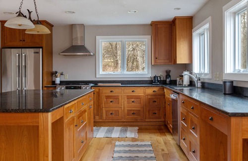Middlebury House | River House in the Heart of Middlebury
