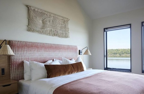 Malden House | River House South / Waterfront