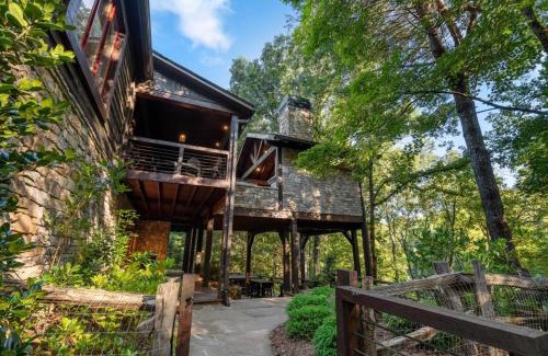 Cherry Log House | River Joy Lodge - Luxury Home on the Ellijay River