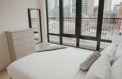 Near North Side Apartment | River North Private Balcony With In and Out Parking