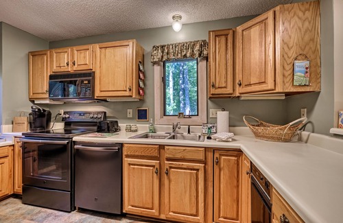 Sapphire House | River Park 59 - Close to Miller Waterfall!