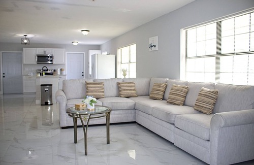 River Park House | River Park Marine-House Vacation, 3B, 2B.