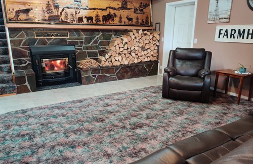 Glacier Country Other | River Ranch Farmhouse, 2 miles from Quinn's Hot Springs!