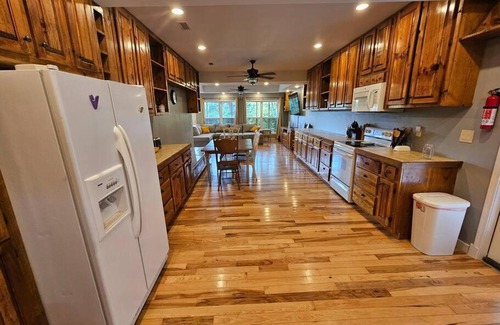 Hartford House | River Retreat in Geneva, Alabama