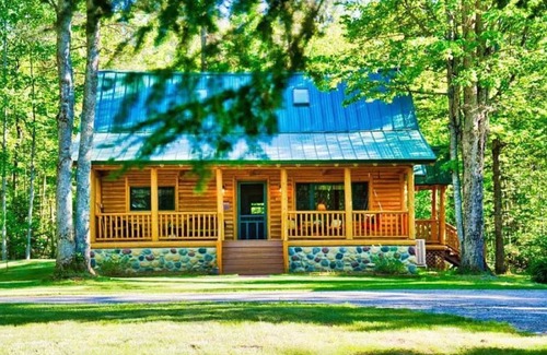 Atlanta Cabin | River Retreat on Thunder Bay River!