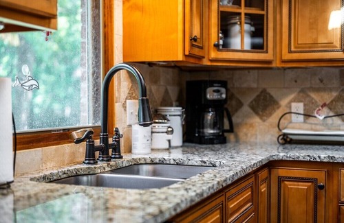 Fishers House | River Retreat, Secluded Oasis w Hot Tub