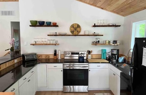 Fishers Hill House | River Retreat with Kayaks, Firepits, Stars