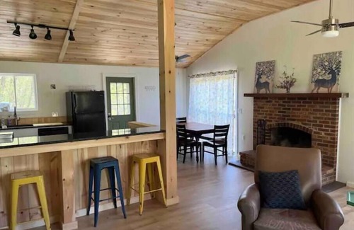 Fishers Hill House | River Retreat with Kayaks, Firepits, Stars