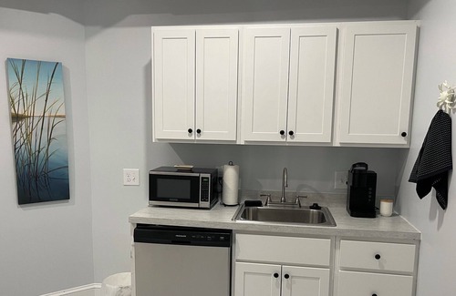 Georgetown Apartment | River Room Getaway Located in the center of Historic Georgetown