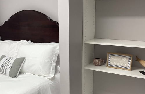 Georgetown Apartment | River Room Getaway Located in the center of Historic Georgetown