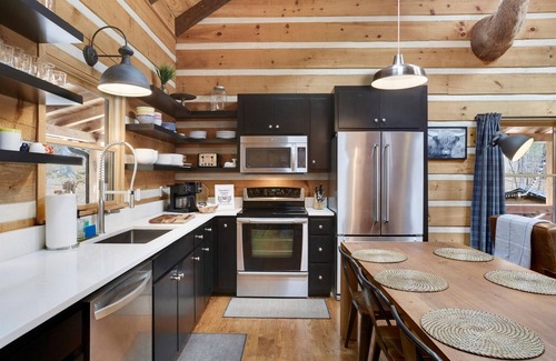 Dial Cabin | River Runners Retreat— Hot Tub, Fire Pit, Luxury Living and River Adventures