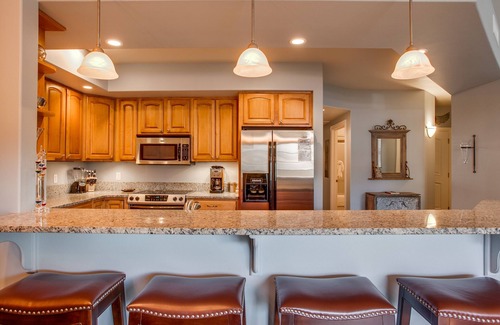 Leavenworth Condo | River's Echo Downtown Leavenworth Condo Vacation Rental, Mountain View for 6