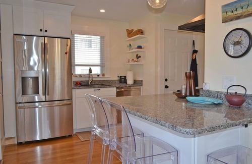 Gloucester House | River's Edge: A charming 2BR riverfront home in Gloucester.