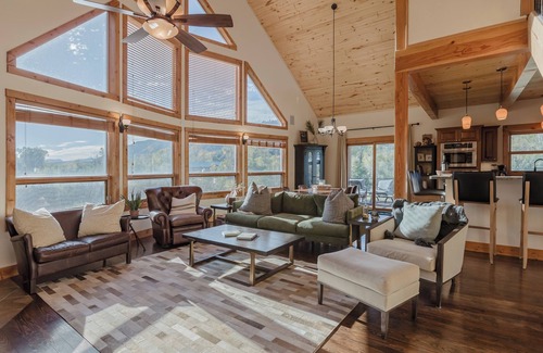 Pagosa Springs House | River's Edge Retreat in Pagosa Springsnn