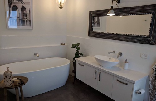 Goolwa House | River's End Retreat -luxurious group facility in Goolwa, gateway to the Coorong