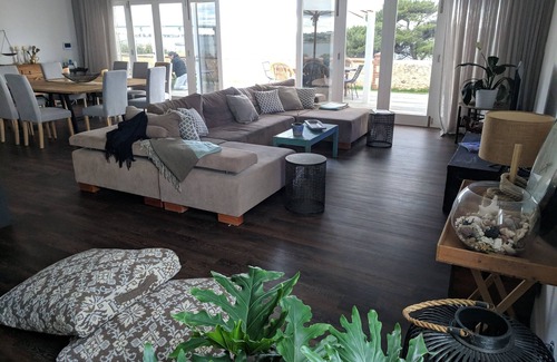 Goolwa House | River's End Retreat -luxurious group facility in Goolwa, gateway to the Coorong