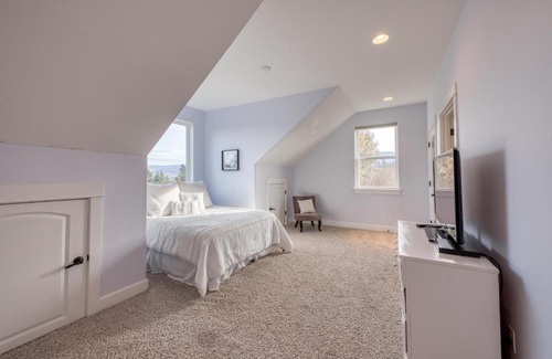 Hood River House | River Song Country Chateau