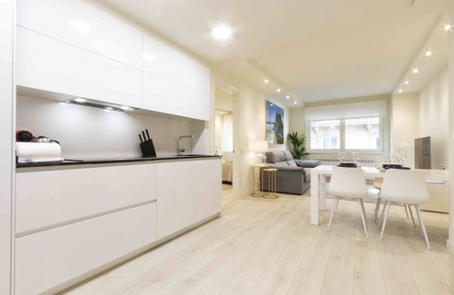San Sebastian Centro Apartment | River | The Rentals Collection