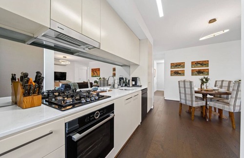 Gilberton Apartment | River Torrens Retreat - 2BR, Parking, Wi-Fi