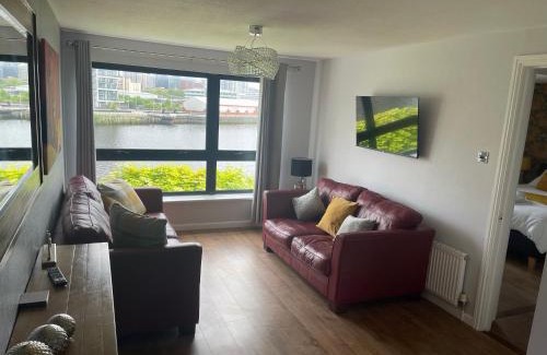 Glasgow Apartment | River view Apartment