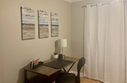 Ashtabula House | River view home away from home
