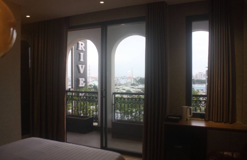 Go Vap Hotel | River View Hotel