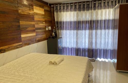 Quan Tom Cabin | River View Hotel