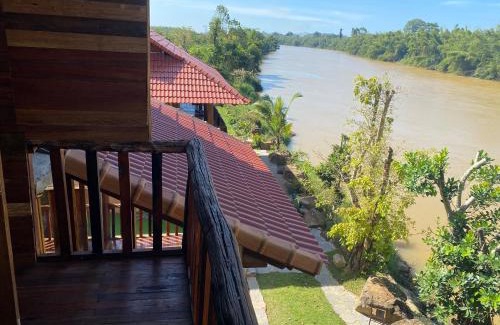Quan Tom Cabin | River View Hotel