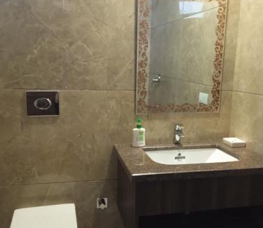 Mandi Hotel | River View