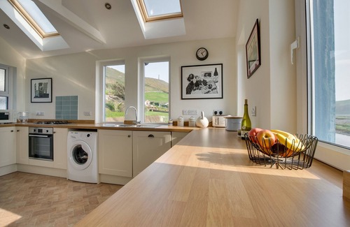 Aberystwyth House | River View - Three Bedroom House, Sleeps 6