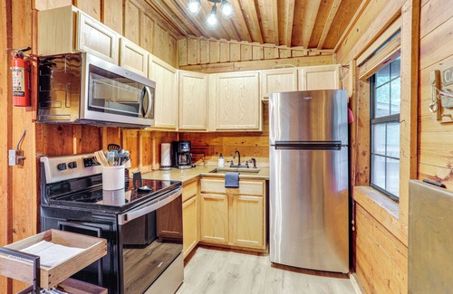 Heber Springs Cabin | River Views, Deck & Boat Slip: Heber Springs Home!