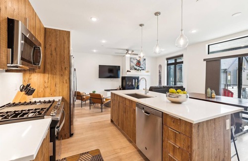 Silverthorne Condo | River West 522 - Experience comfort & adventure - Silverthorne Condo - stunning mountain views.