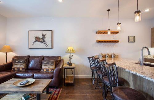 Silverthorne House | River West Buffalo Mountain Condo: On The Blue River