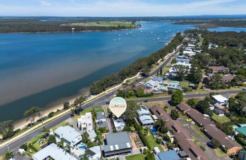 Shoalhaven Heads House | Riverbank Cottage & Studio