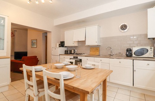 Grasmere Cottage | RIVERBANK, pet friendly, with a garden in Grasmere